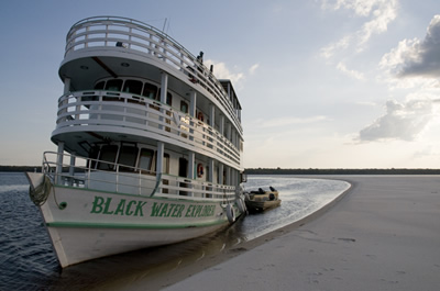 Black Water Explorer Barco hotel