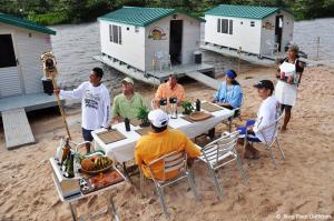 fly-In-floating-cabins-1