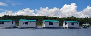 fly-In-floating-cabins-9